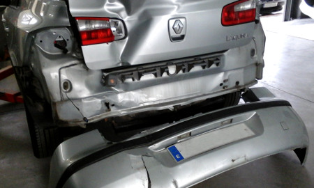 renault_laguna_carrocerias_larrea_zaldibar_antes